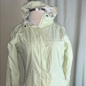 Columbia Pale Yellow Nylon Hooded Windbreaker Raincoat